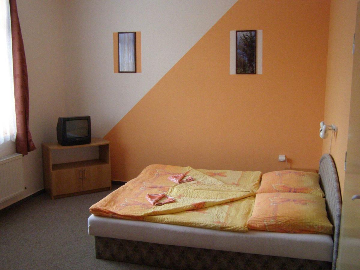 Hotel Morava Jevíčko الغرفة الصورة